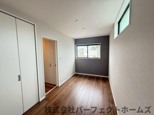 茄子作北町戸建の洋室|個人の部屋や寝室として使える洋室です