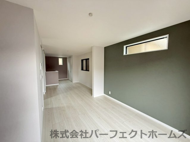 茄子作北町戸建の居間・リビング|こちらのリビングで趣味の時間をお楽しみください