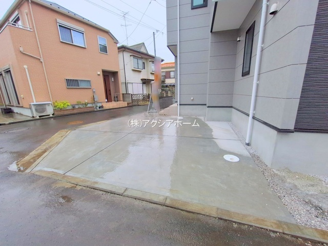 所沢市上新井4丁目・全1棟　新築一戸建　～LDK21.9帖～の駐車場