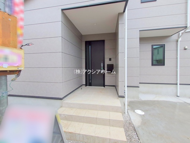 所沢市上新井4丁目・全1棟　新築一戸建　～LDK21.9帖～の玄関