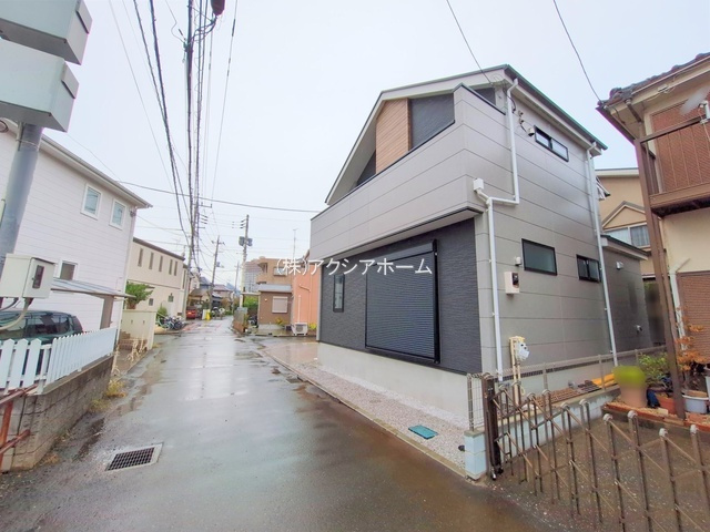 所沢市上新井4丁目・全1棟　新築一戸建　～LDK21.9帖～の前面道路含む現地写真