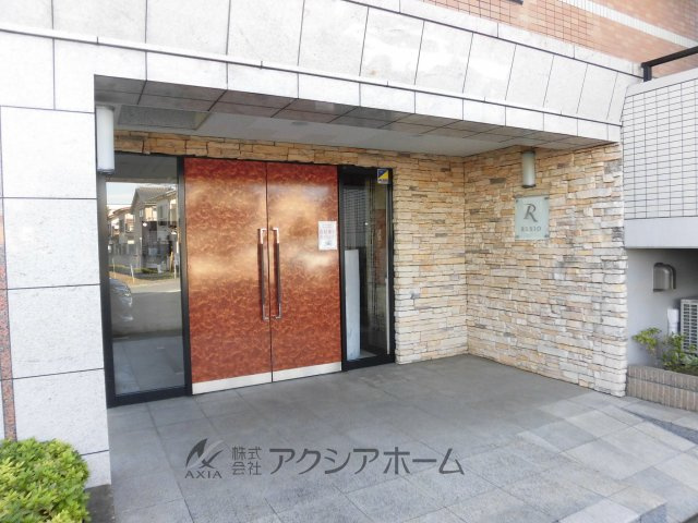 レクシオ西所沢のエントランス