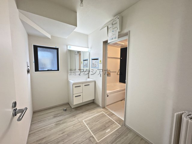 所沢市緑町4丁目・全2棟　新築一戸建　2号棟の独立洗面台