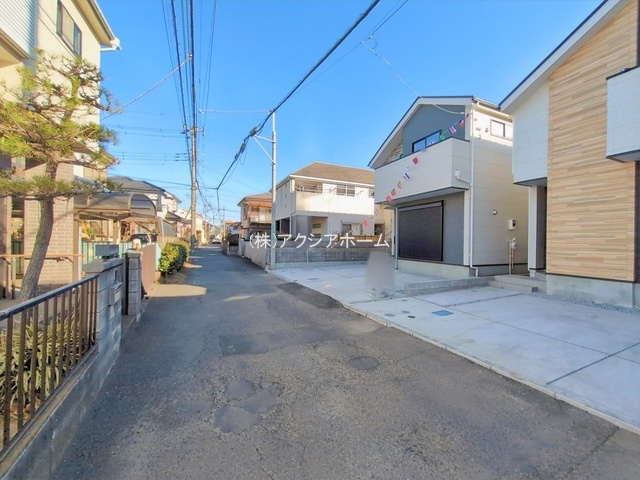 所沢市上新井4丁目・全2棟　新築一戸建　1号棟の前面道路含む現地写真|2026年2月19日撮影