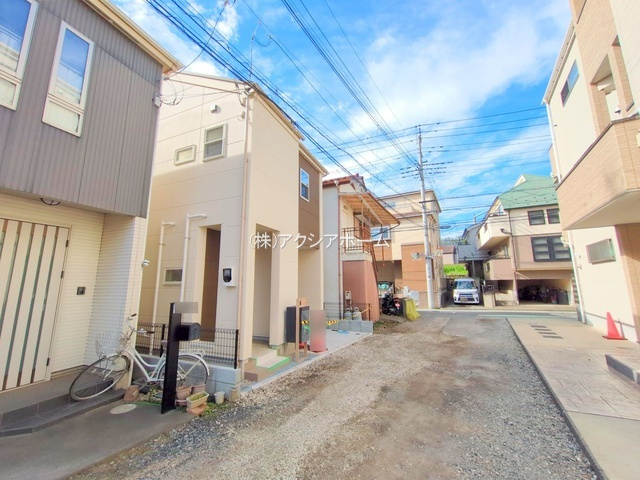 所沢市西所沢2丁目・全1棟　新築一戸建　～西所沢駅徒歩6分～の前面道路含む現地写真
