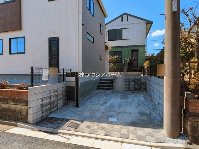 所沢市下富・全1棟　新築一戸建　～LDK17帖～の駐車場|駐車場①