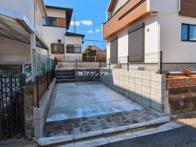 所沢市下富・全1棟　新築一戸建　～LDK17帖～の駐車場|駐車場②