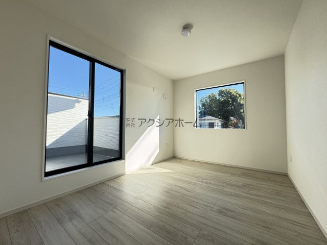 所沢市小手指南3丁目・全1棟　新築一戸建　～LDK23帖～の区画図|広々6ｍの南東道路に面した57坪の敷地。カースペースは並列3台分ございます。