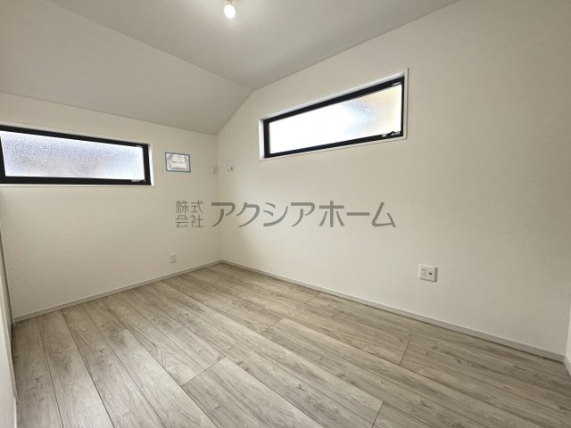 所沢市北所沢町・全2棟　新築一戸建　2号棟　～LDK18帖～の洋室|2F洋室5.0帖
