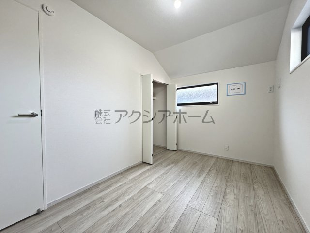 所沢市北所沢町・全2棟　新築一戸建　2号棟　～LDK18帖～の洋室|2F洋室5.0帖