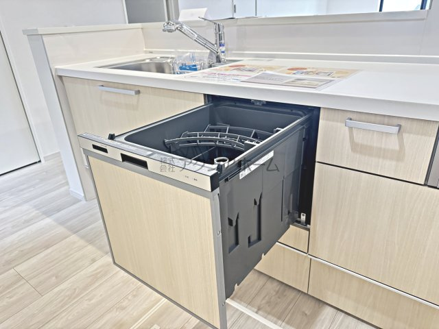 所沢市北所沢町・全2棟　新築一戸建　2号棟　～LDK18帖～のキッチン|食器洗浄乾燥機