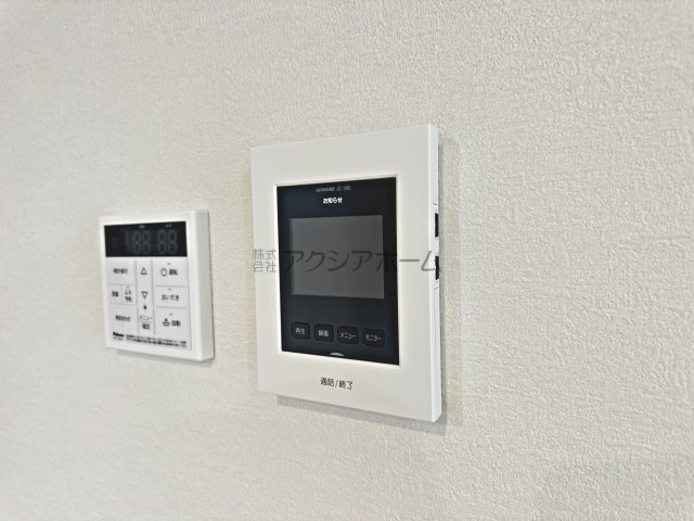 所沢市北所沢町・全2棟　新築一戸建　1号棟　～LDK20帖～の設備|給湯器リモコン・ＴVモニターインターホン