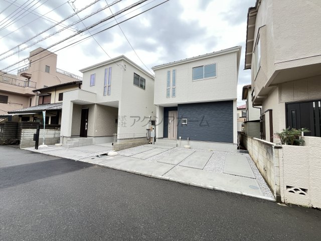 所沢市けやき台1丁目・全2棟　新築一戸建　1号棟の前面道路含む現地写真