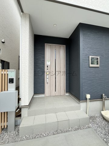 所沢市けやき台1丁目・全2棟　新築一戸建　1号棟の玄関