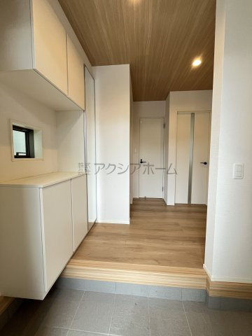 所沢市けやき台1丁目・全2棟　新築一戸建　1号棟の玄関