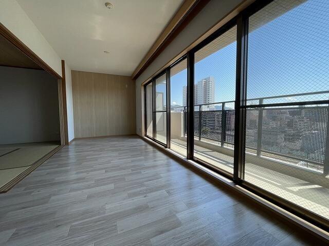 ビューネ沼津高島町の居間・リビング