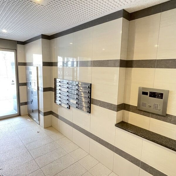 Z・R名駅のエントランス