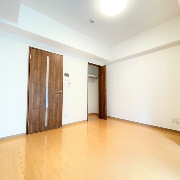 Z・R名駅の居間・リビング