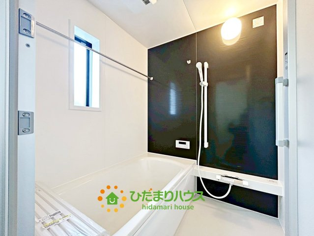 古河市小堤第3　新築一戸建て　02　クレイドルガーデンの浴室