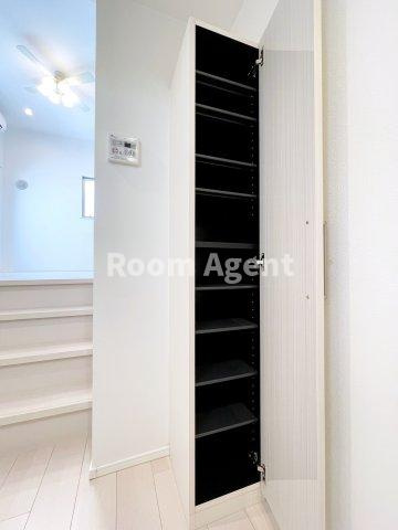 アイワイコート名城公園の玄関