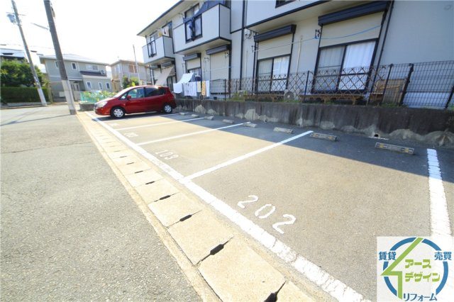 ハイツナカノの駐車場