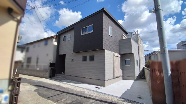 尼崎市三反田町　新築戸建の外観