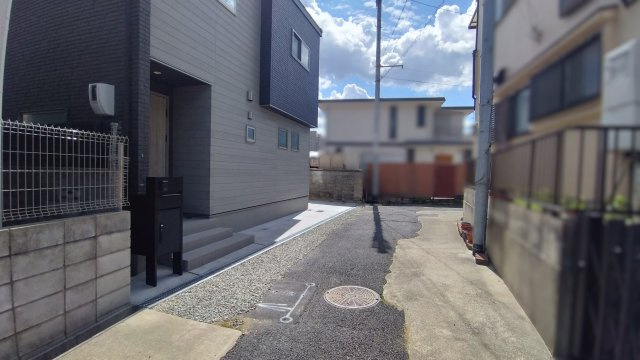 尼崎市三反田町　新築戸建の前面道路含む現地写真