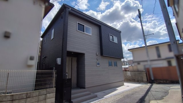 尼崎市三反田町　新築戸建の外観