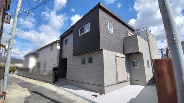 尼崎市三反田町　新築戸建の外観