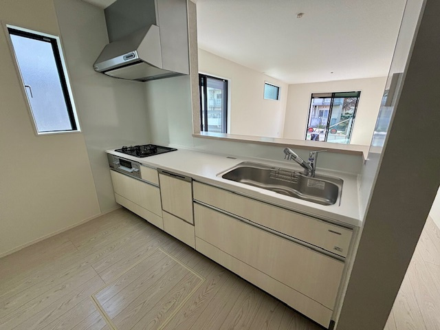 大刀洗町大字山隈  4期  1号棟のキッチン|ご家族との会話が絶えない対面型はキッチン小さいお子様がいても安心です♪