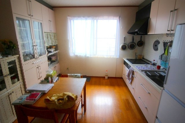玉湯町玉造店舗兼用住宅のキッチン|2階のダイニングになります。