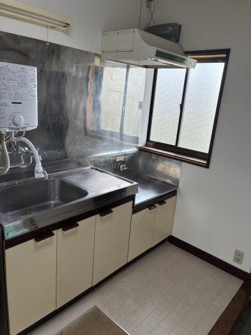 新潟市西区上新栄町４丁目のアパートのキッチン