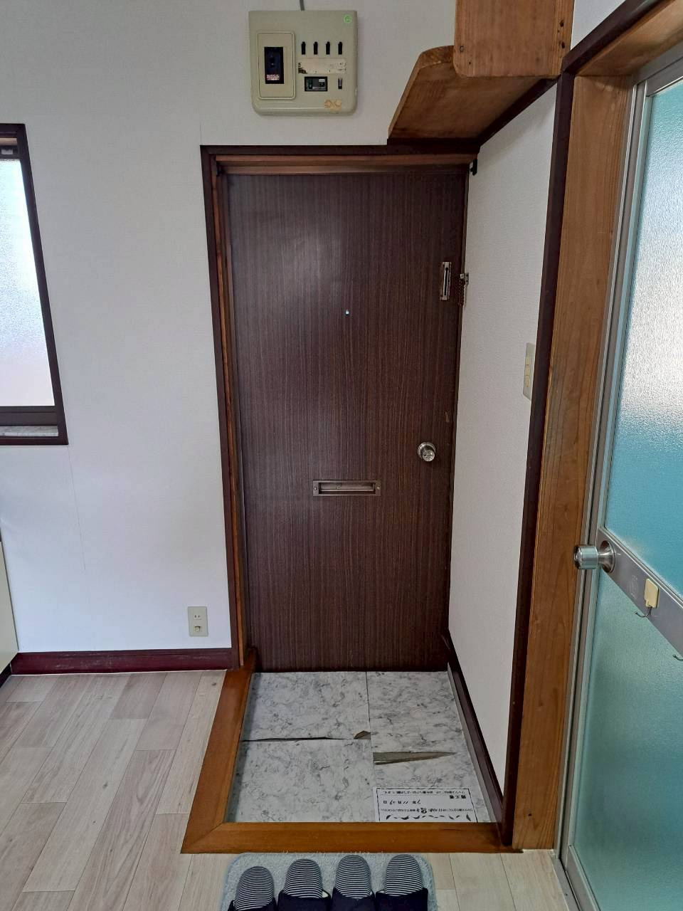 コーポはまなすの玄関