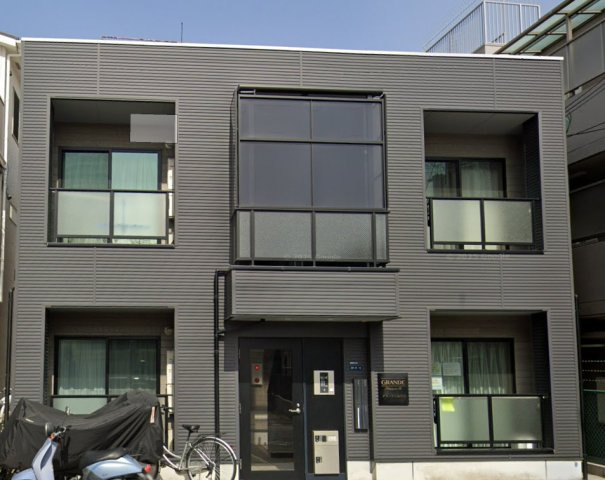 グランデ石屋川３の外観