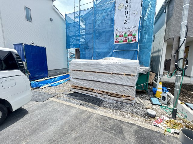 新築　佐波郡玉村町斎田第２期　LIGNAGE　6号棟の駐車場|現地写真　駐車スペースは並列3台分可能です！
