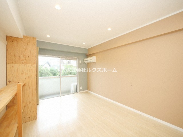 コーポラスムツミの居間・リビング|ゆったり過ごせるリビングです