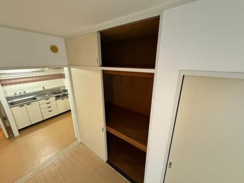 中銀弦巻マンシオン　二人入居可　常時ゴミ出し　分譲賃貸　最上階の収納