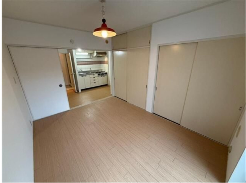 中銀弦巻マンシオン　二人入居可　常時ゴミ出し　分譲賃貸　最上階の居間・リビング