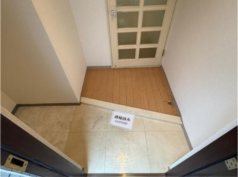 中銀弦巻マンシオン　二人入居可　常時ゴミ出し　分譲賃貸　最上階の玄関