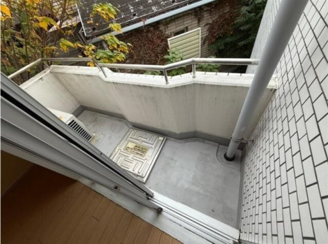 中銀弦巻マンシオン　二人入居可　常時ゴミ出し　分譲賃貸　最上階のバルコニー