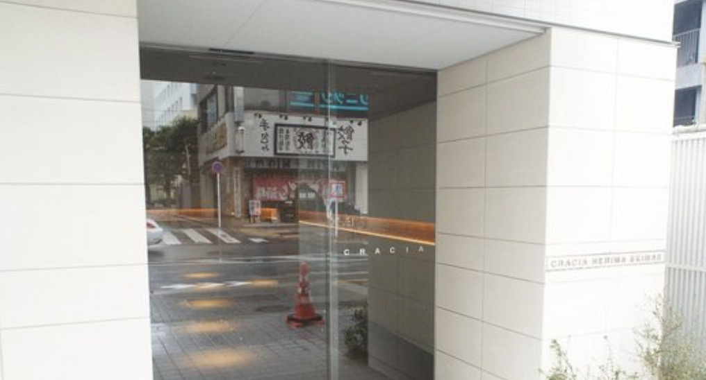 クレイシア練馬駅前のエントランス