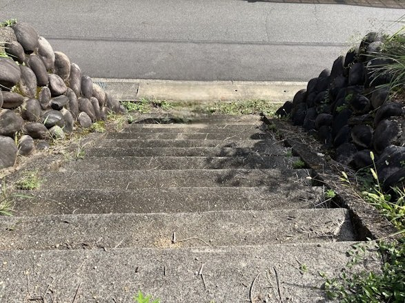 土地　諏訪山1丁目の外観|階段上から