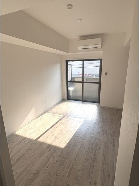 ヴィラエーデル名駅の居間・リビング