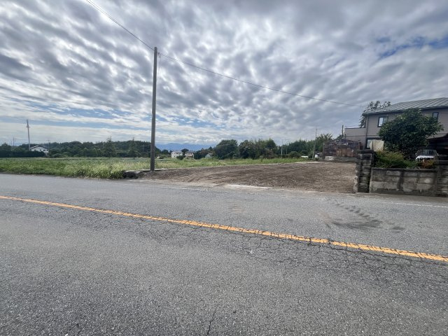 売土地　箕郷町西明屋の前面道路含む現地写真