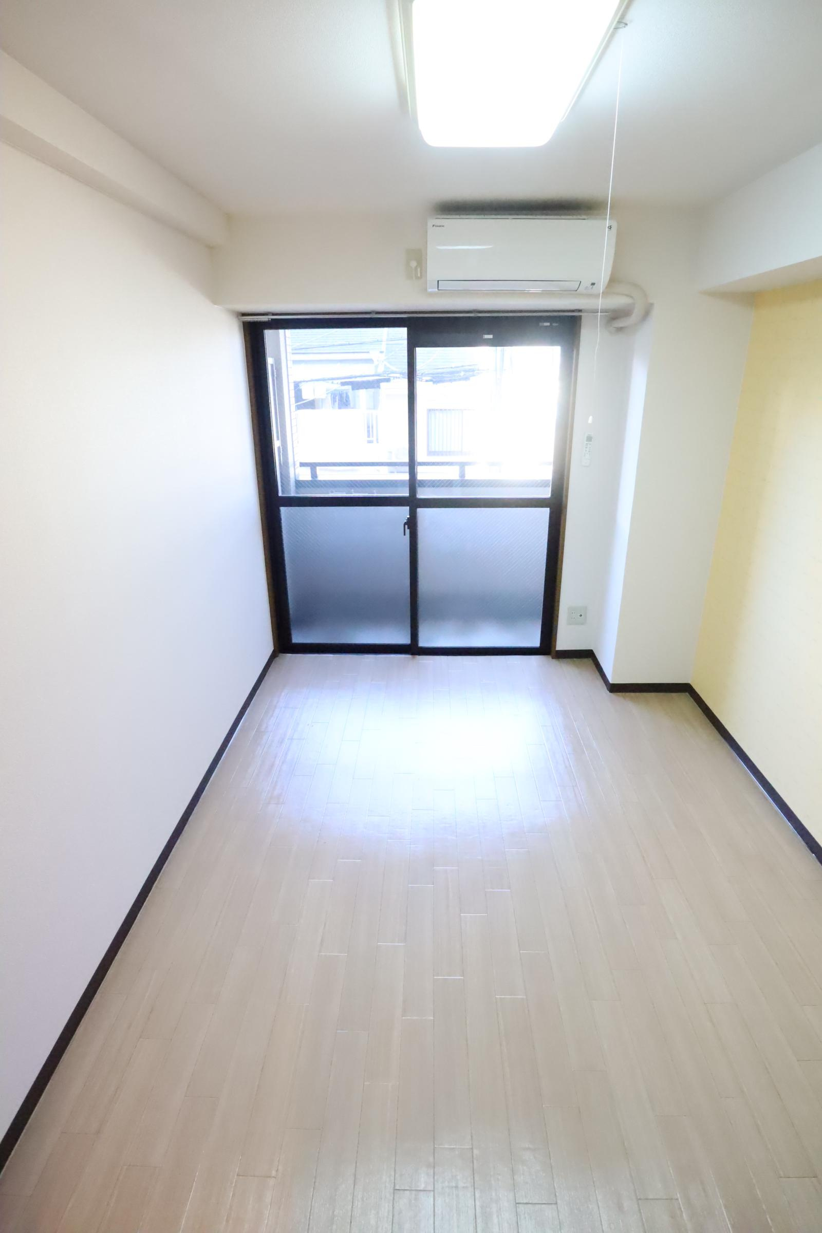 大阪市都島区都島北通２丁目の賃貸マンションの居間・リビング