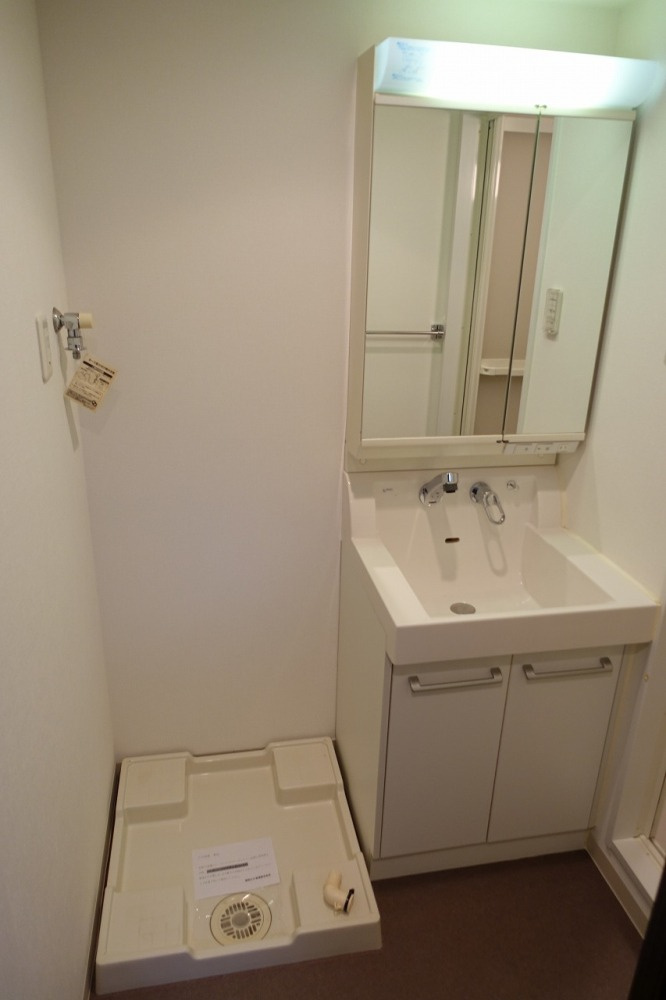 アーバングリーン甲子園の独立洗面台