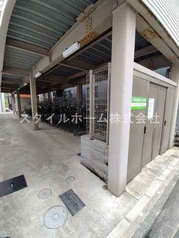 アン・ソレイユのその他共用部分|駐輪場・ゴミ集積所です。