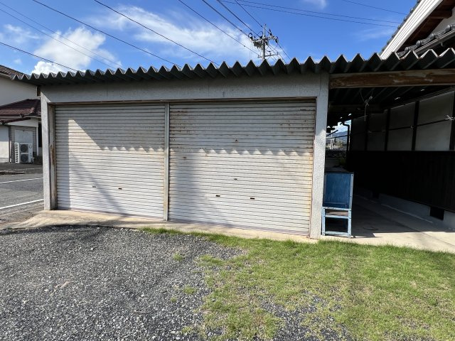 津山市押入中古住宅 5DK＋ガレージのその他|ガレージ