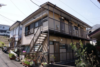 北側　通路からの外観