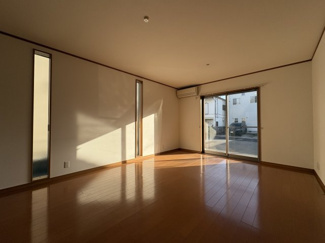 【居間・リビング】 | 伊伝居戸建